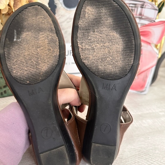 Mia Brown Beaded Women's Sandals - Picture 4 of 4